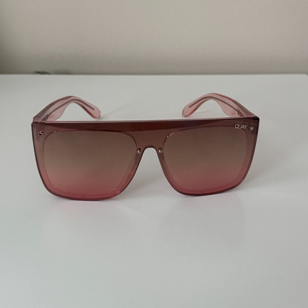QUAY - Jaded Sunglasses